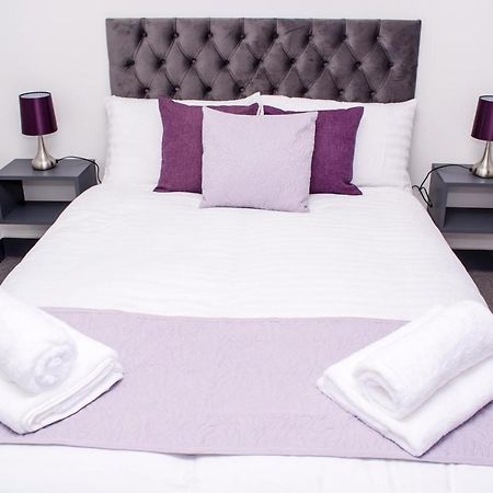 Homestay In Birmingham Sleeps 8 - Free Parking & Wifi Eksteriør billede