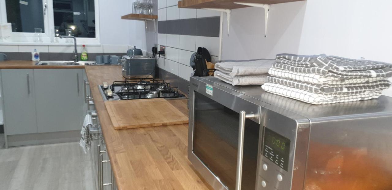 Homestay In Birmingham Sleeps 8 - Free Parking & Wifi Eksteriør billede