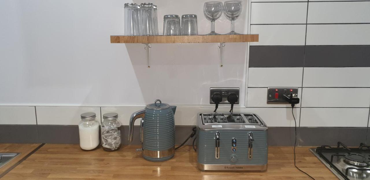 Homestay In Birmingham Sleeps 8 - Free Parking & Wifi Eksteriør billede