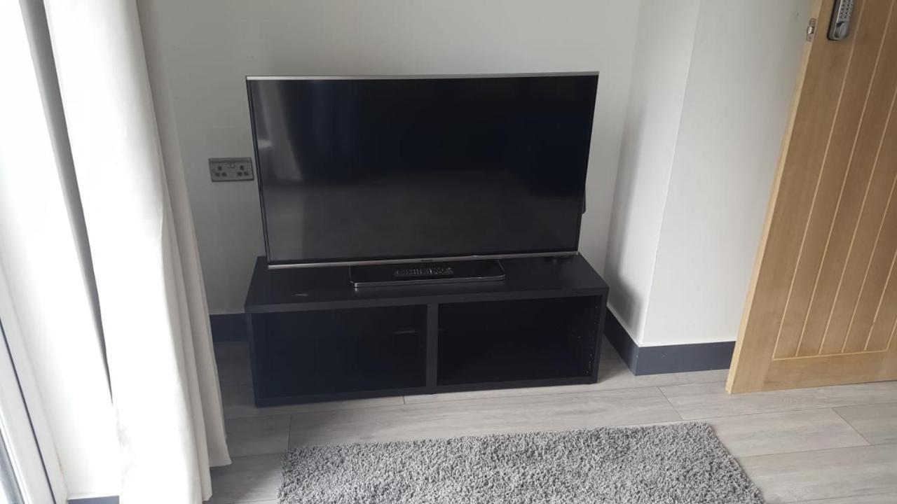 Homestay In Birmingham Sleeps 8 - Free Parking & Wifi Eksteriør billede
