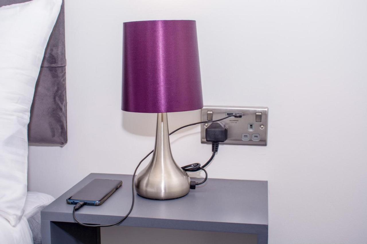 Homestay In Birmingham Sleeps 8 - Free Parking & Wifi Eksteriør billede
