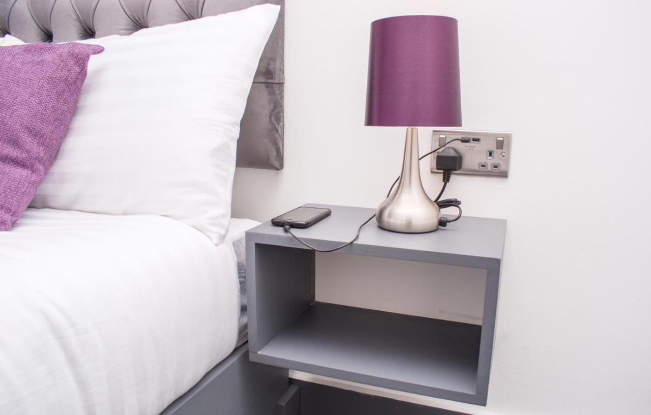 Homestay In Birmingham Sleeps 8 - Free Parking & Wifi Eksteriør billede